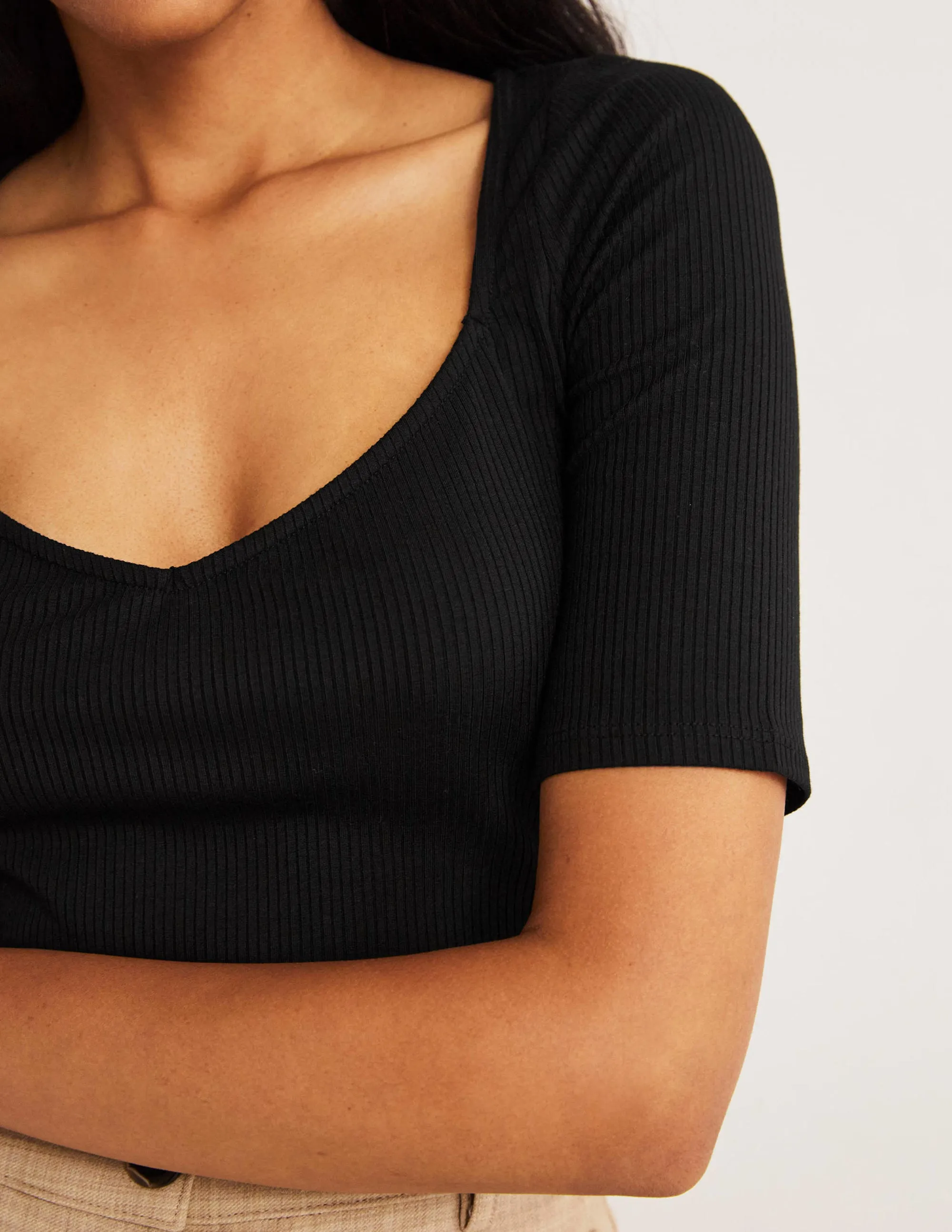 Soft Ribbed Sweetheart T-shirt-Black